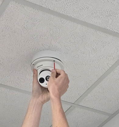 image : <h3>Sicherheitstechnik</h3>
<p>
Konzeption von Brandmeldeanlagen, Zutrittslösungen und Sicherheitsarchitektur.
</p>